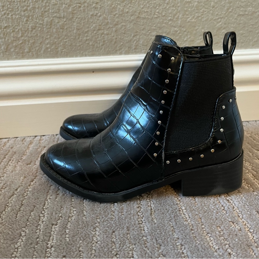 Girls, Steve Madden booties